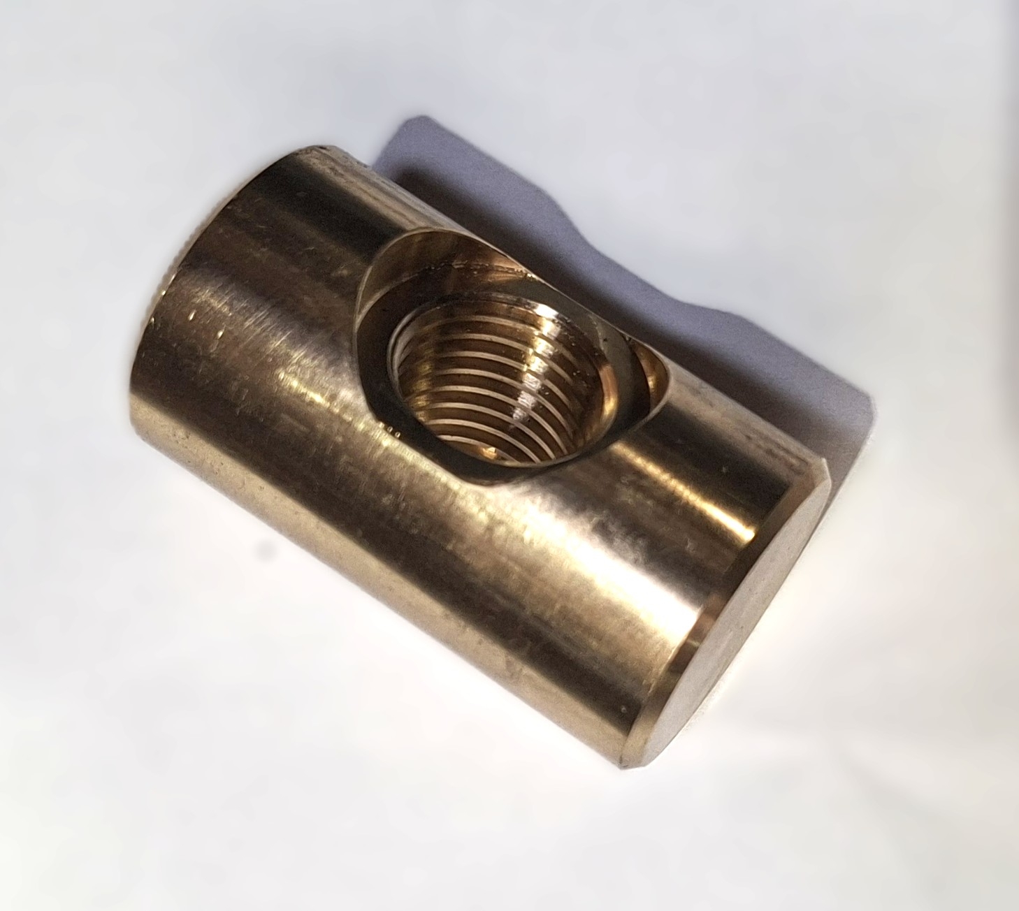 Gewindehülse M20 optimiert